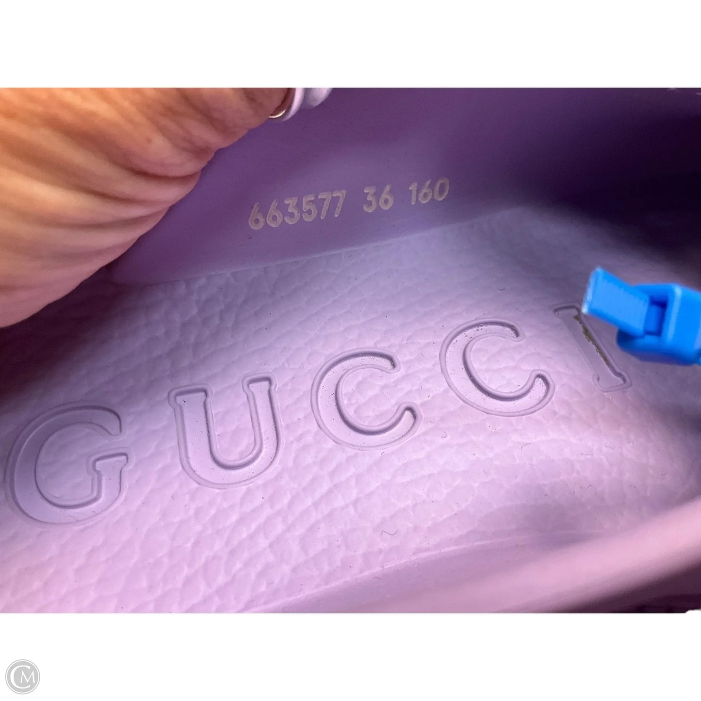 Shoes Luxury Designer By Gucci In Purple, Size: 6