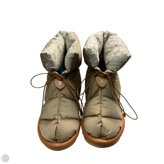 Boots Luxury Designer By Louis Vuitton In Brown, Size: 9