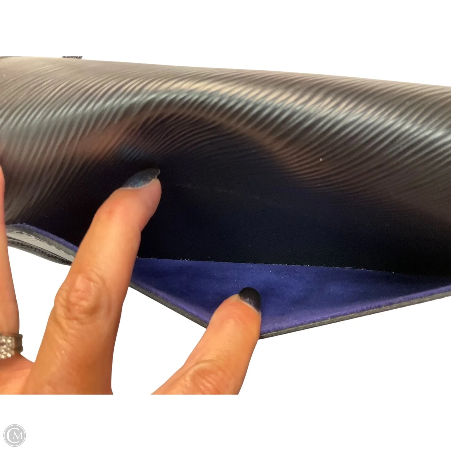 Crossbody Luxury Designer By Louis Vuitton, Size: Medium