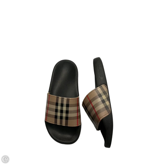 Sandals Luxury Designer By Burberry In Black & Brown, Size: 6