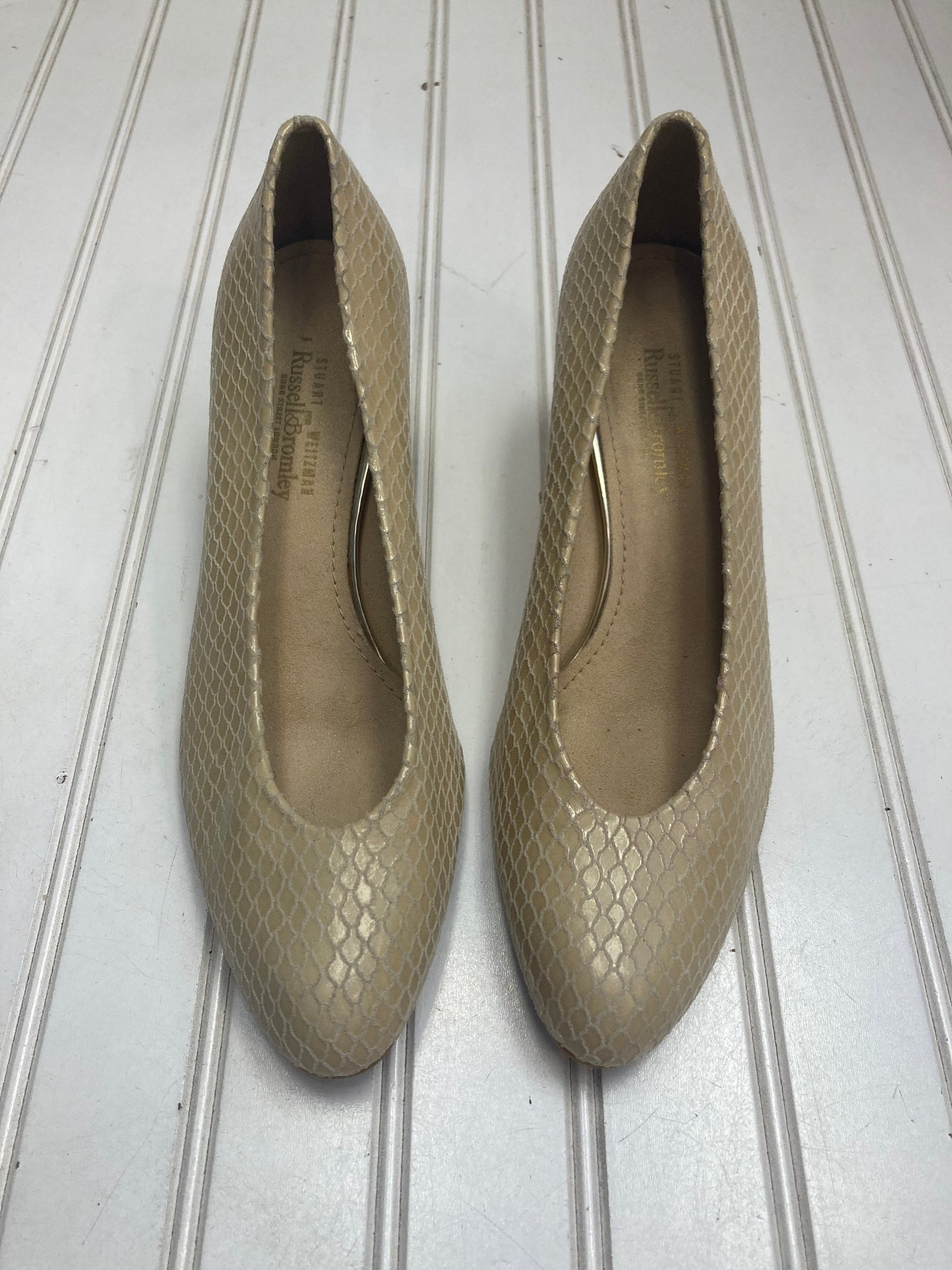 Cream Shoes Designer Stuart Weitzman, Size 8.5