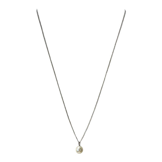 Necklace Pendant By Clothes Mentor In White