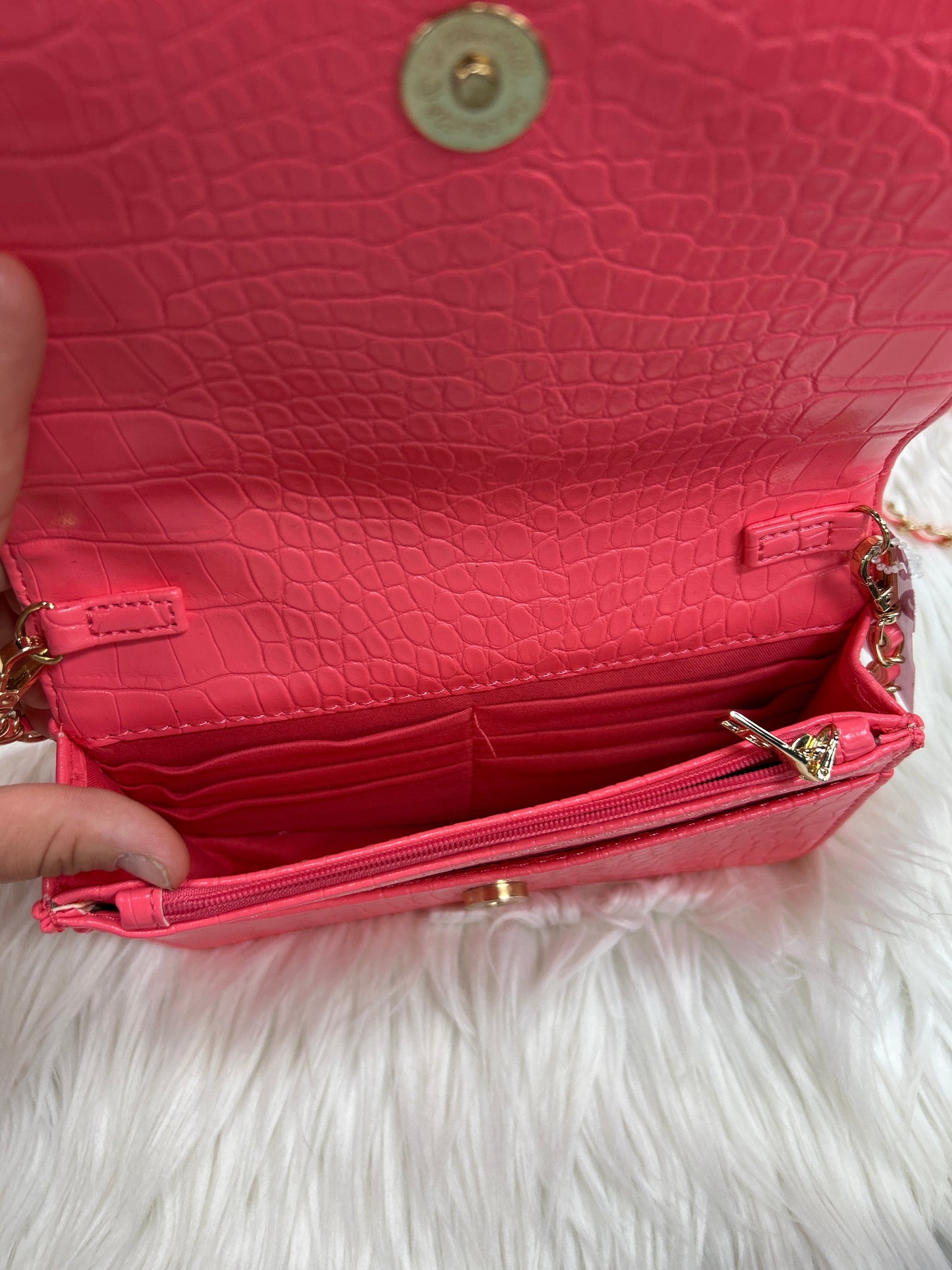Crossbody By Badgley Mischka In Pink, Size:Small