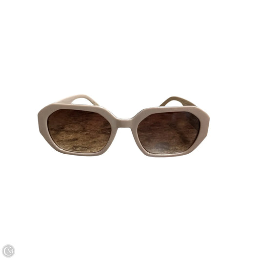 Sunglasses By Velvet, Size: Medium
