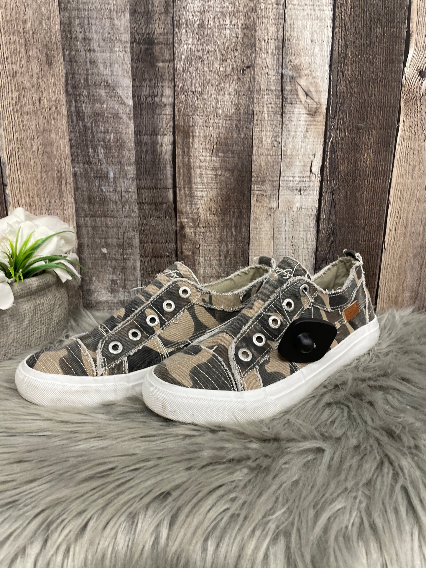 Shoes Sneakers By Blowfish In Camouflage Print, Size: 8