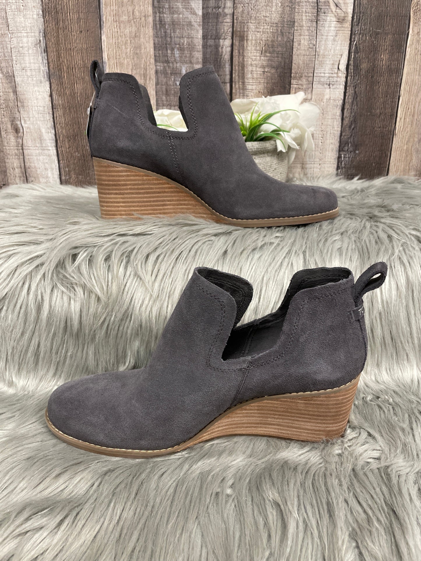 Boots Ankle Heels By Toms In Grey, Size: 9.5