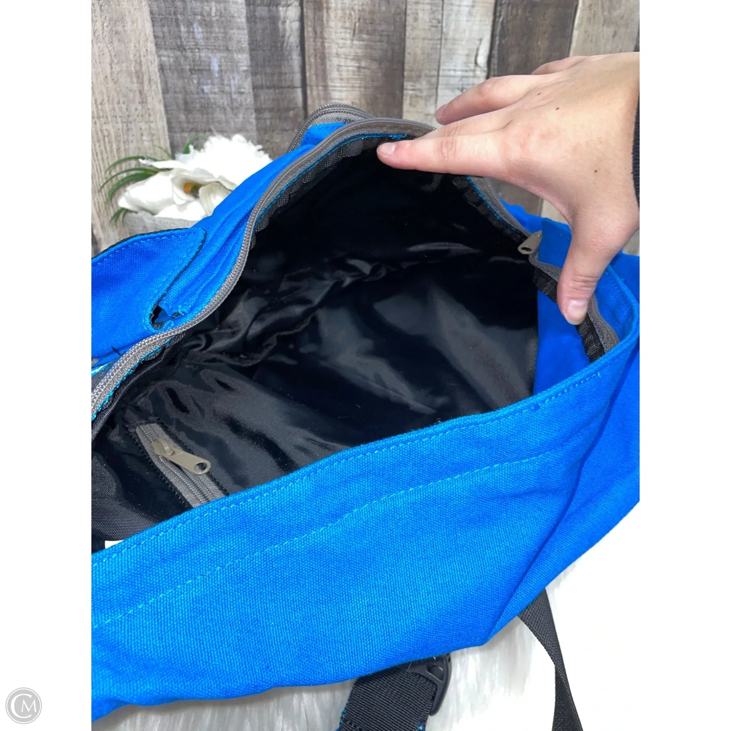 Belt Bag By Kavu, Size: Large