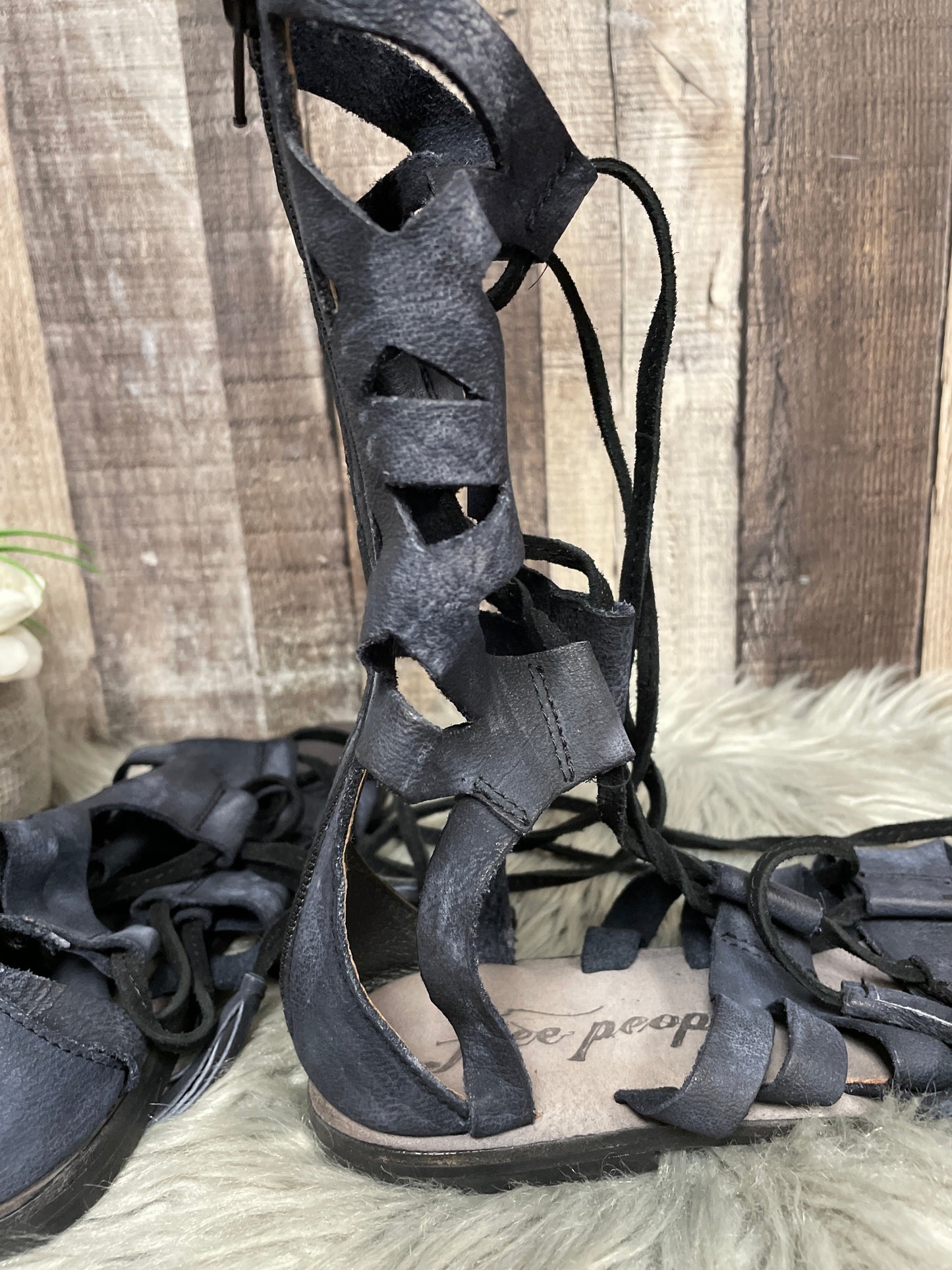 Black Sandals Flats Free People, Size 5