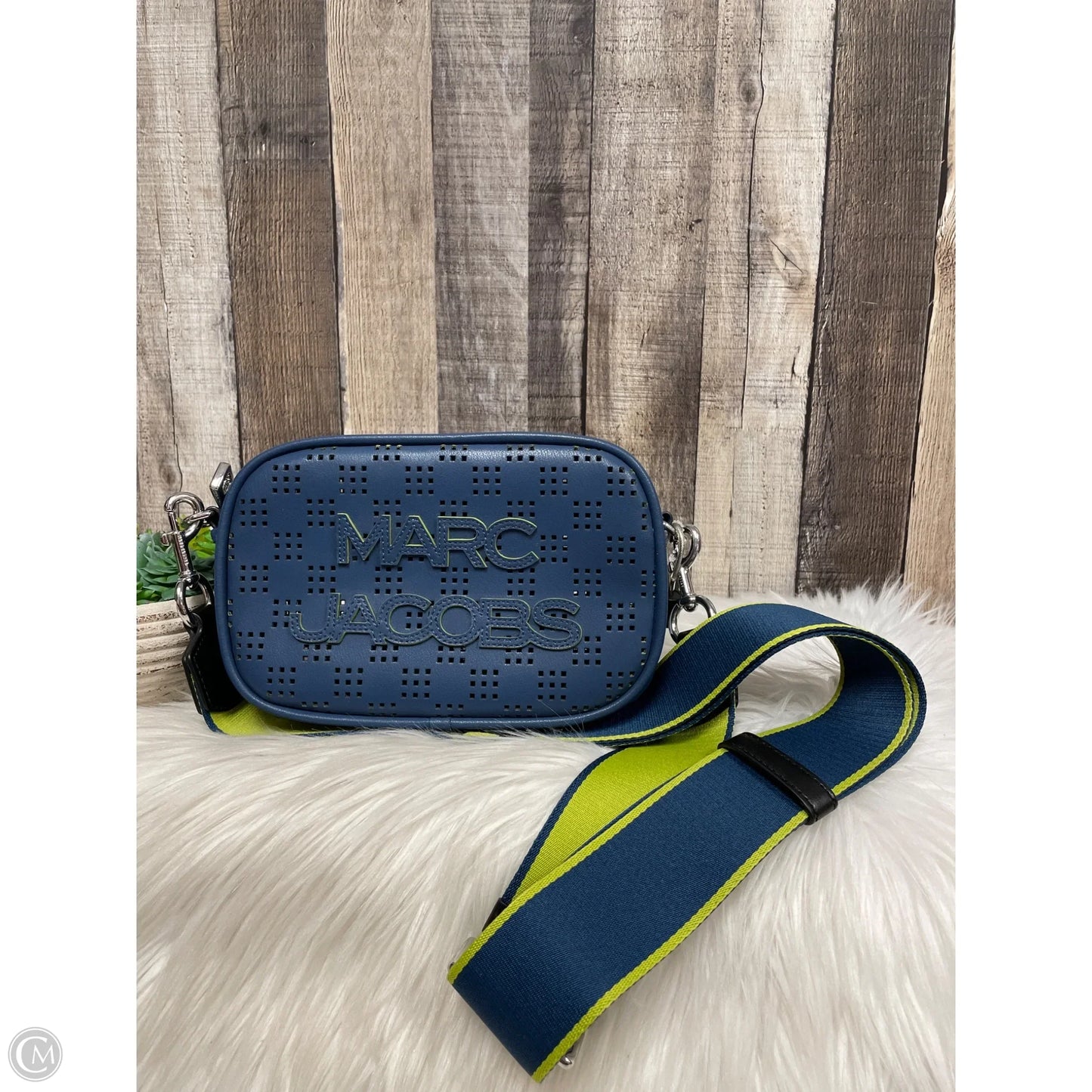 Crossbody Luxury Designer By Marc Jacobs, Size: Medium