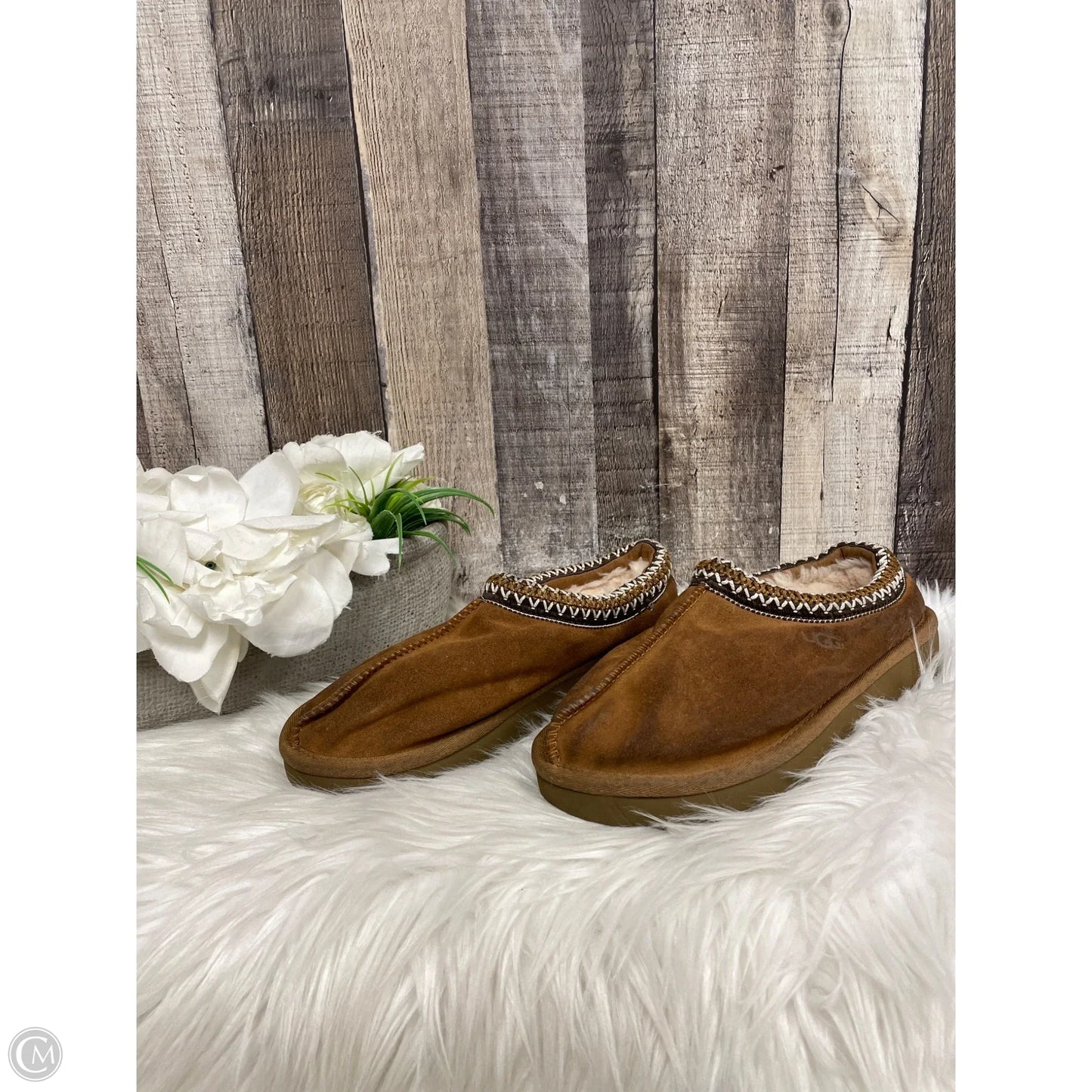 Shoes Designer By Ugg In Brown, Size: 5