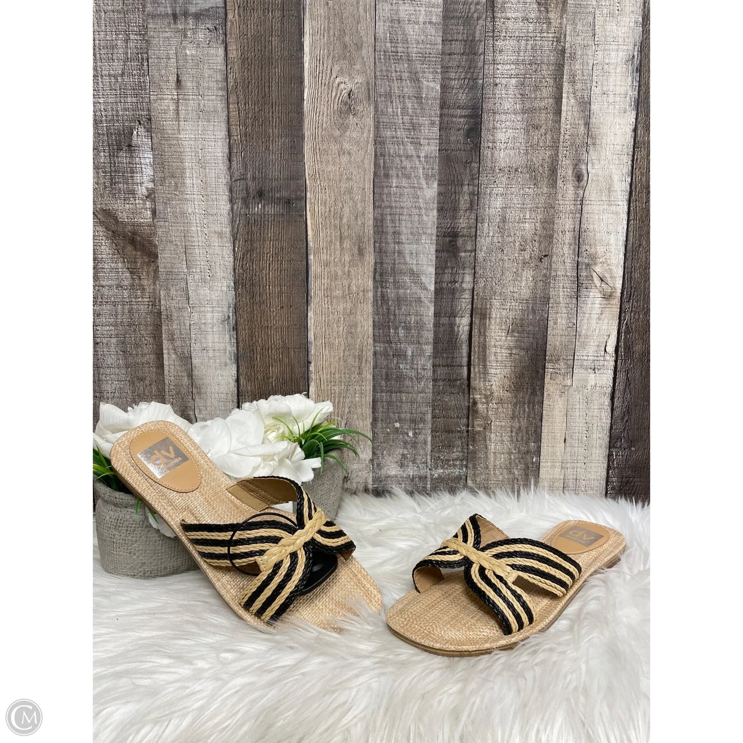 Sandals Flats By Dolce Vita In Cream, Size: 9