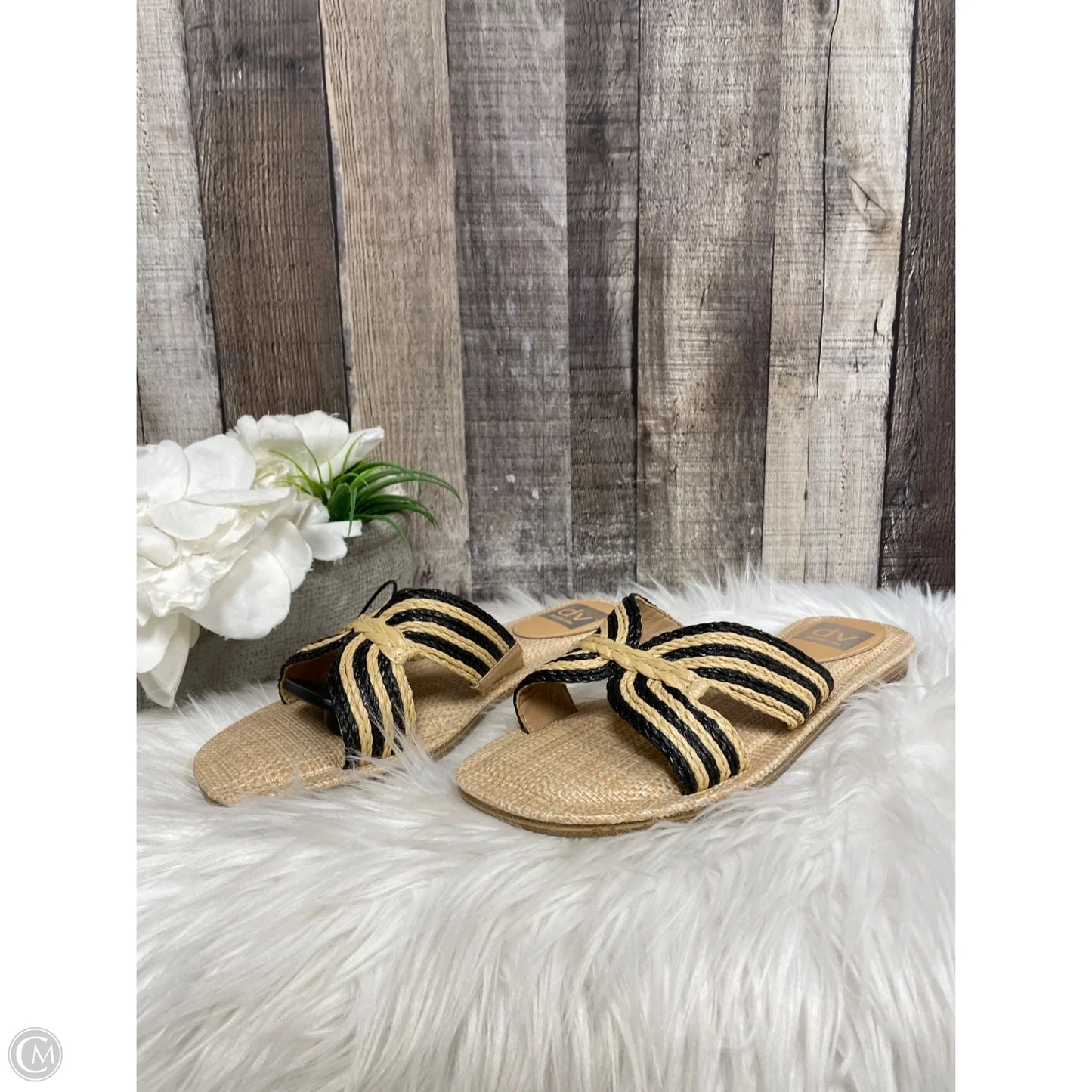 Sandals Flats By Dolce Vita In Cream, Size: 9