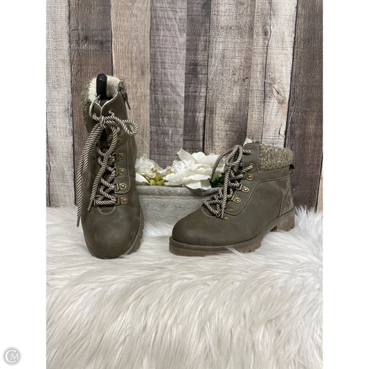 Boots Ankle Heels By Falls Creek In Green, Size: 9