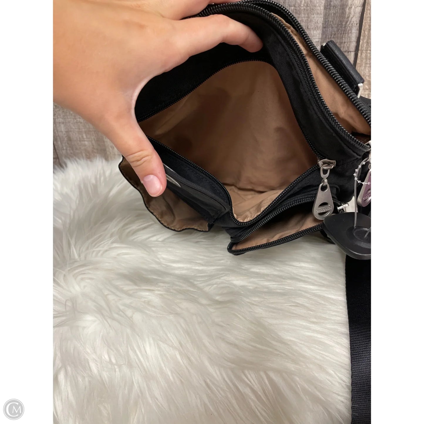 Crossbody By Baggallini, Size: Medium