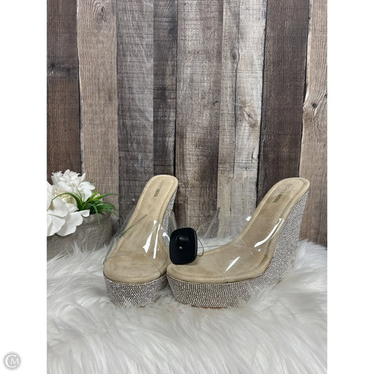 Shoes Heels Wedge By Fashion Nova In Gold, Size: 11