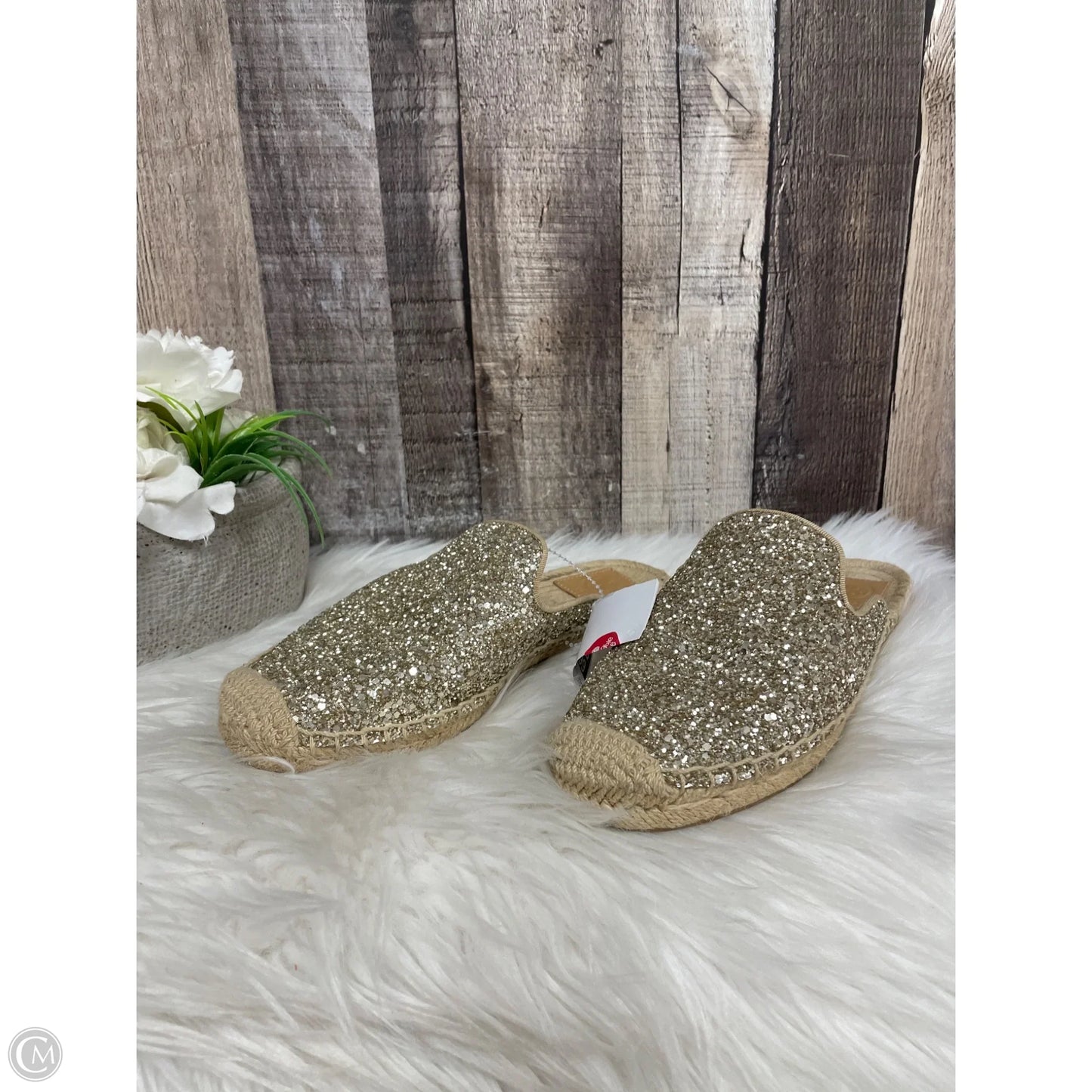 Shoes Designer By Tory Burch In Gold, Size: 6