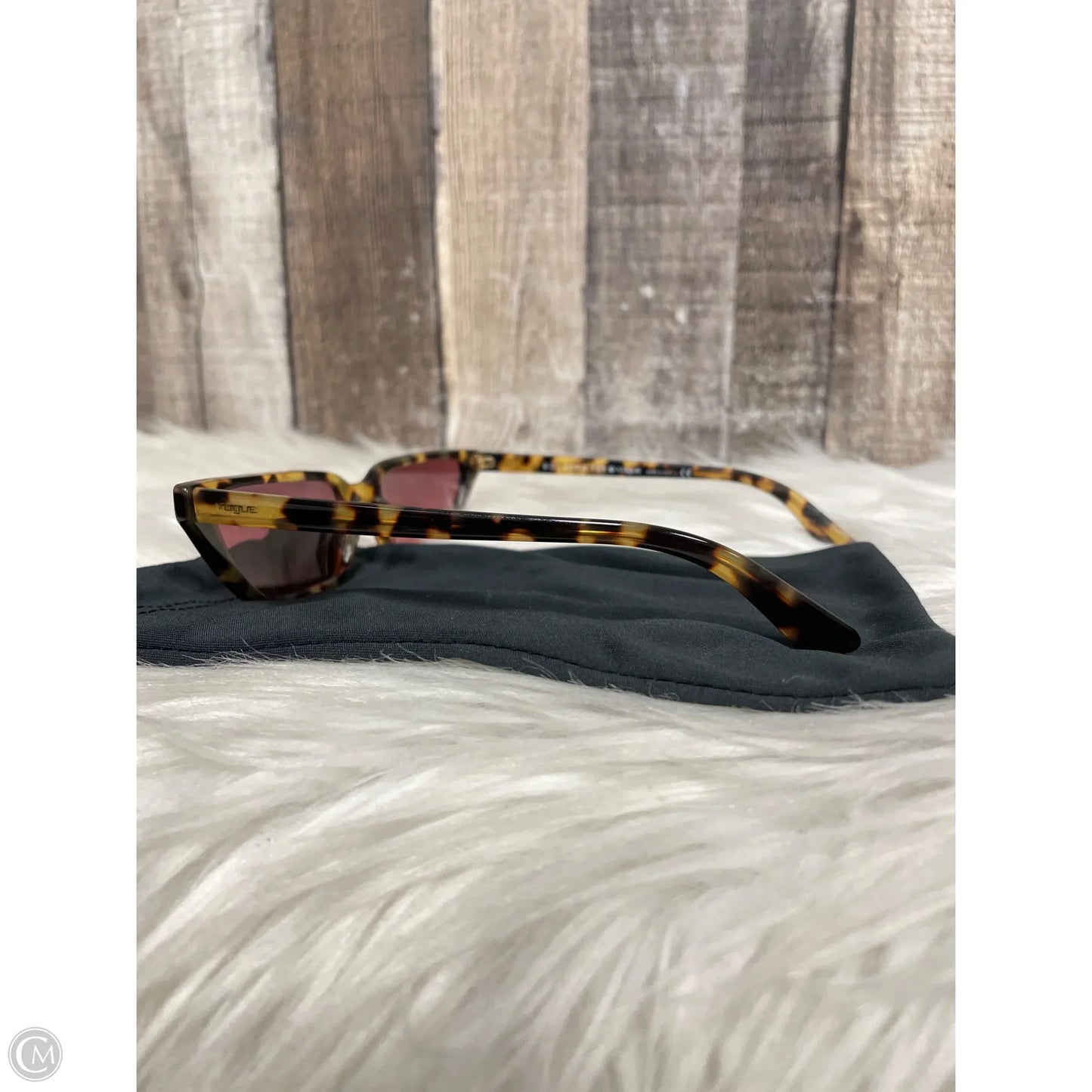 Sunglasses Designer By Clothes Mentor