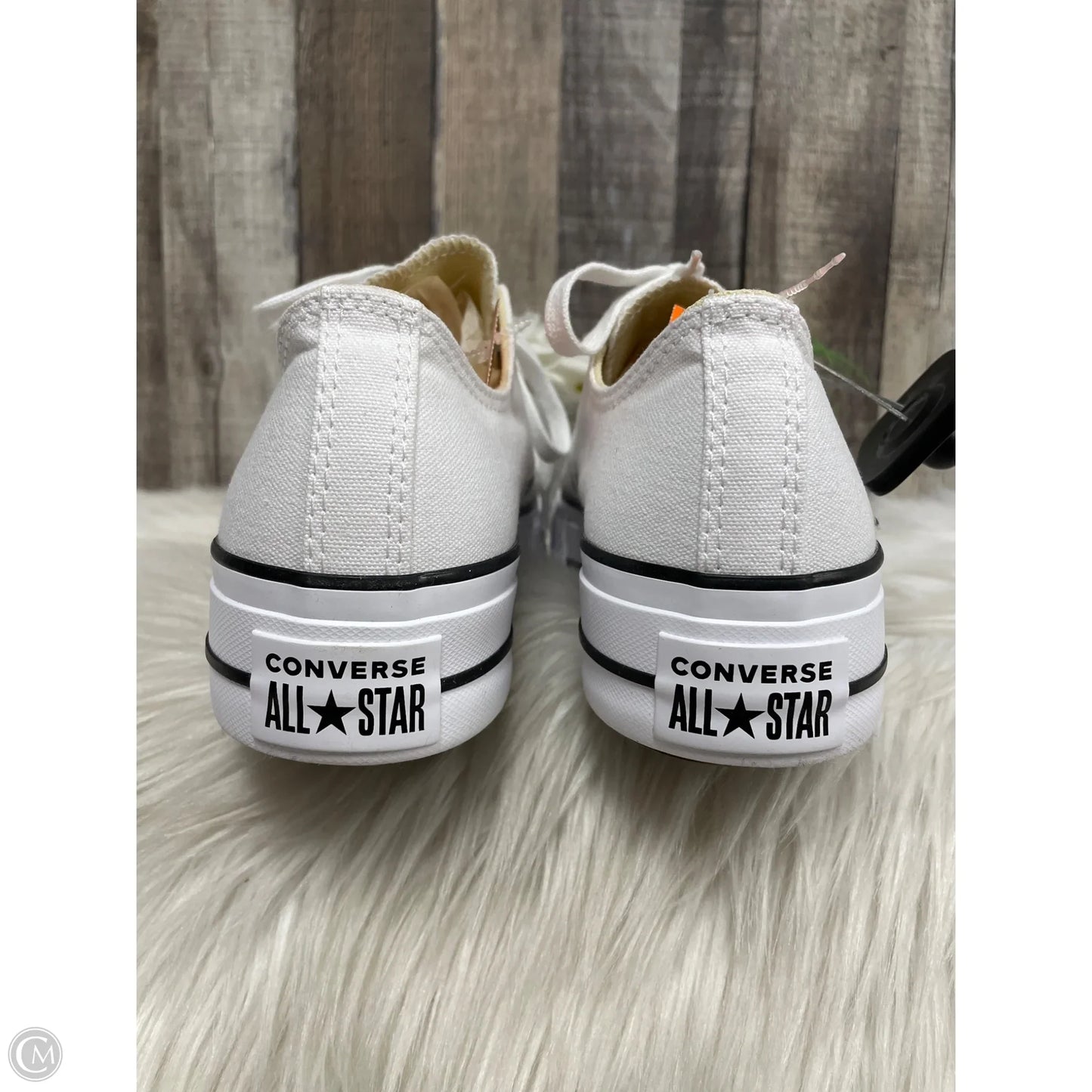 Shoes Sneakers By Converse In White, Size: 8