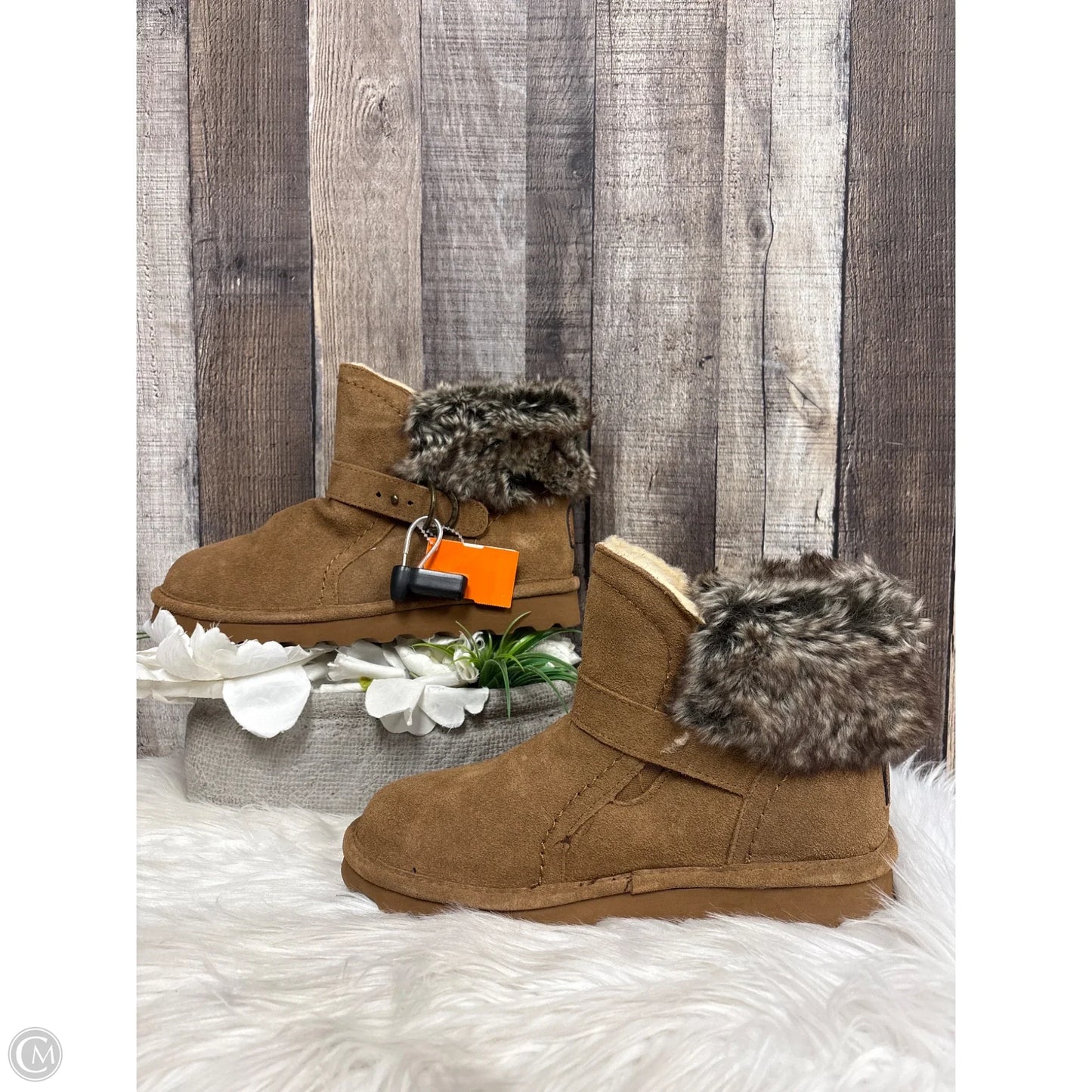 Boots Ankle Flats By Bearpaw In Brown, Size: 8