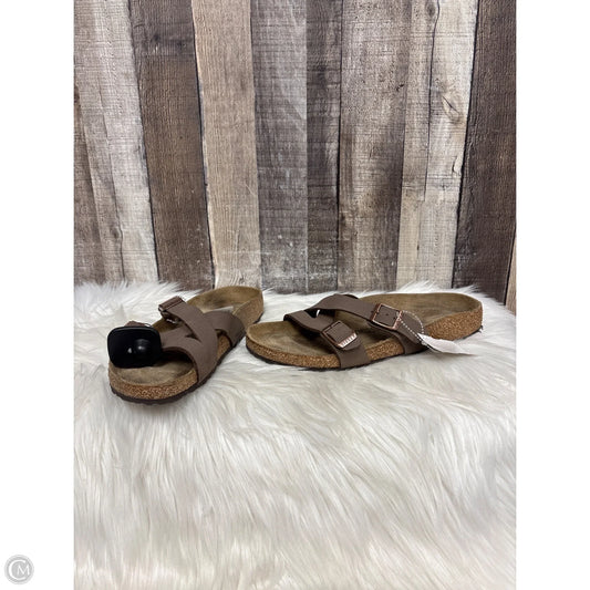 Sandals Flats By Birkenstock In Tan, Size: 9