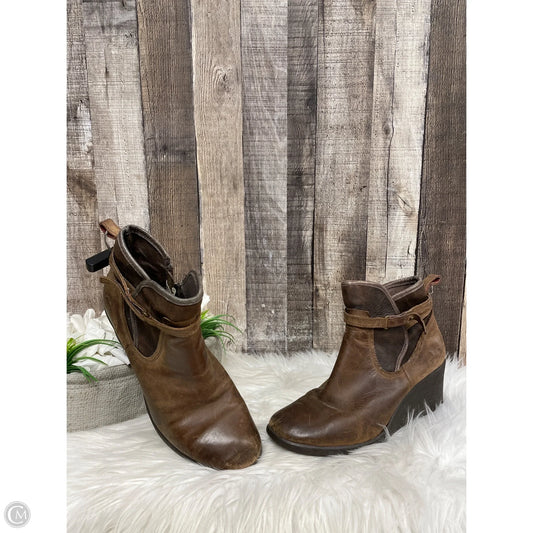 Boots Designer By Ugg In Brown, Size: 9