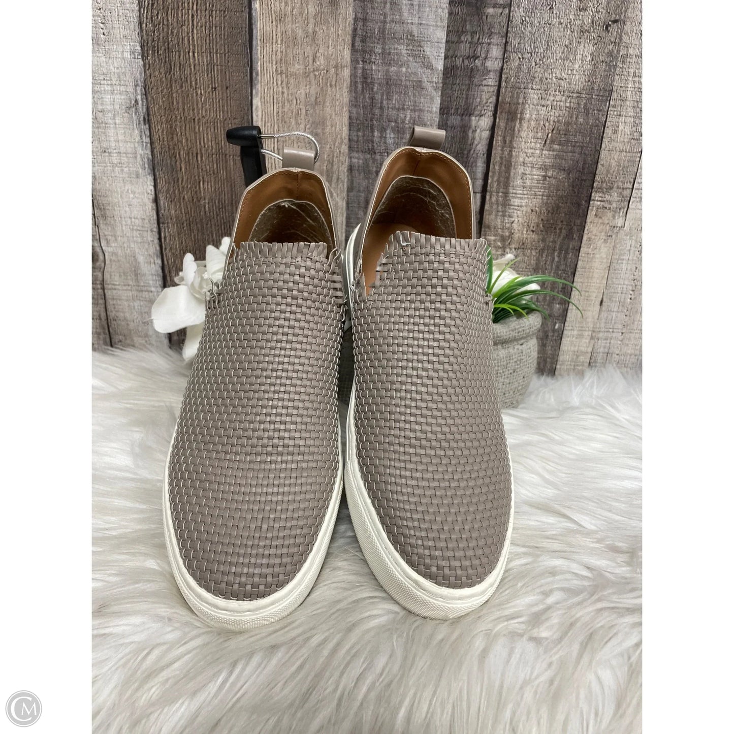 Shoes Flats By Indigo Rd In Taupe, Size: 8.5