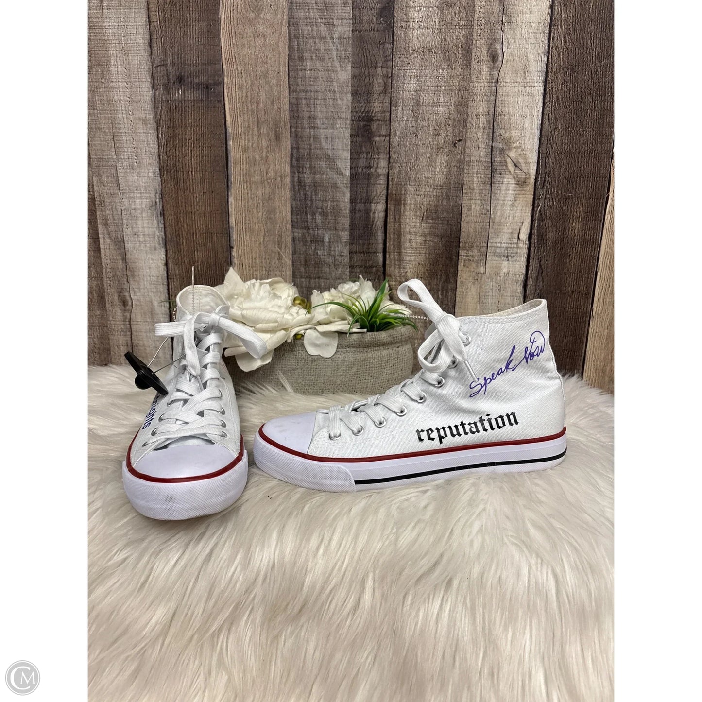 Shoes Sneakers By Cmf In White, Size: 8