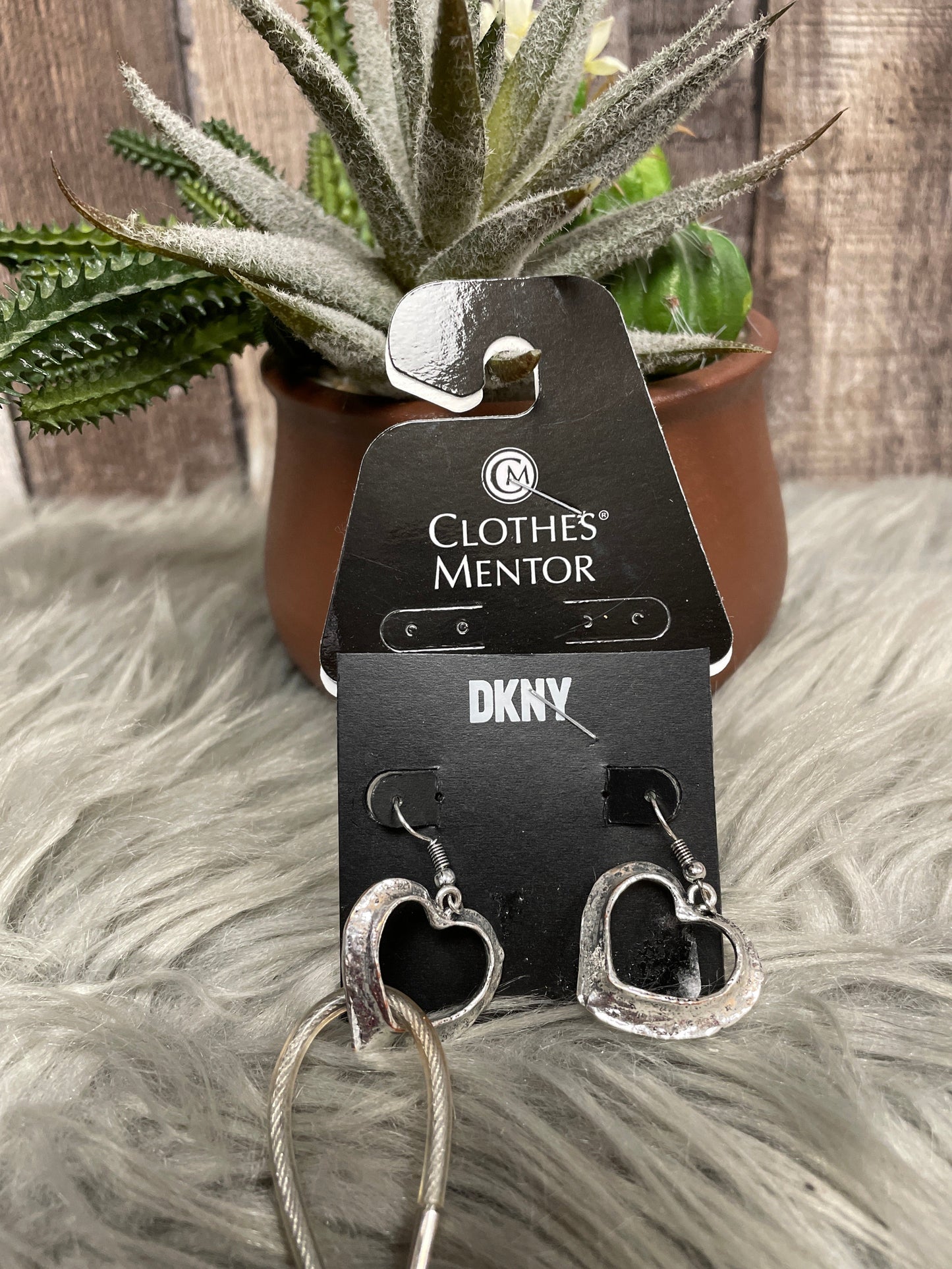 Earrings Dangle/drop By Dkny