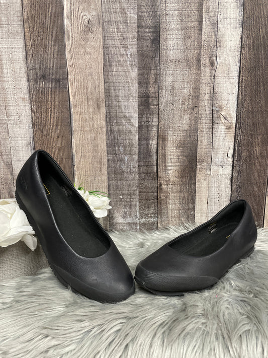 Black Shoes Flats Keen, Size 11