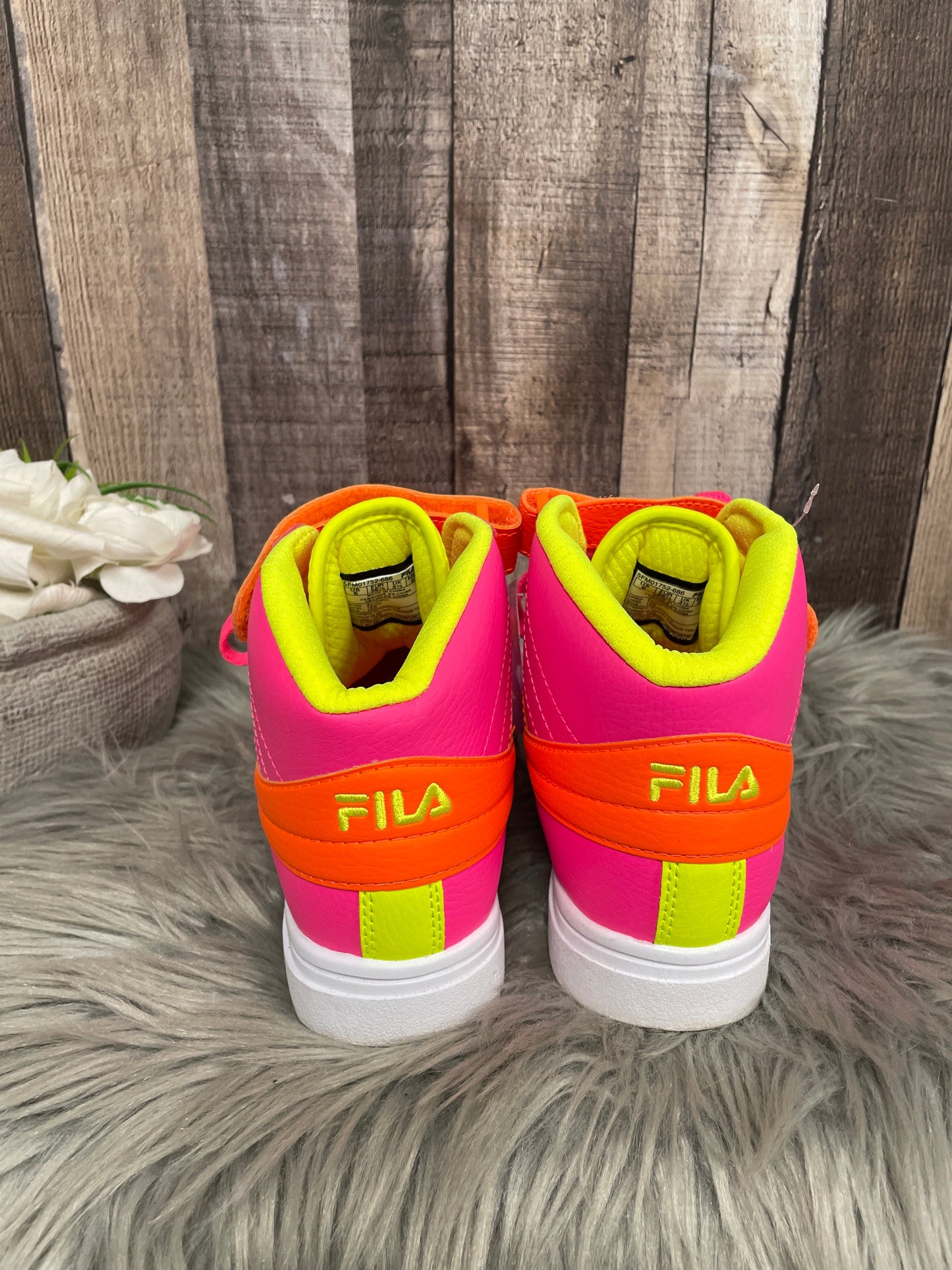 Pink Shoes Athletic Fila, Size 6