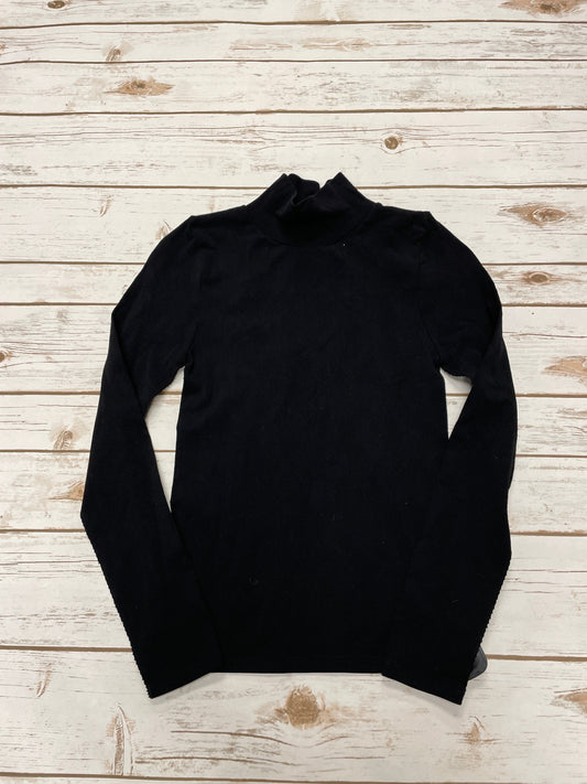 Athletic Top Long Sleeve Collar By Fabletics In Black, Size: M