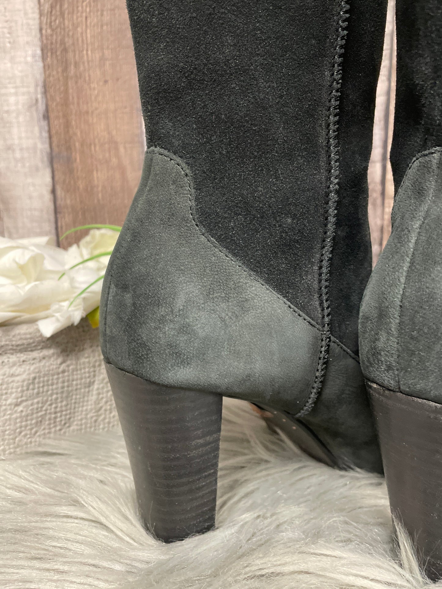 Boots Designer By Ugg In Black, Size: 7.5