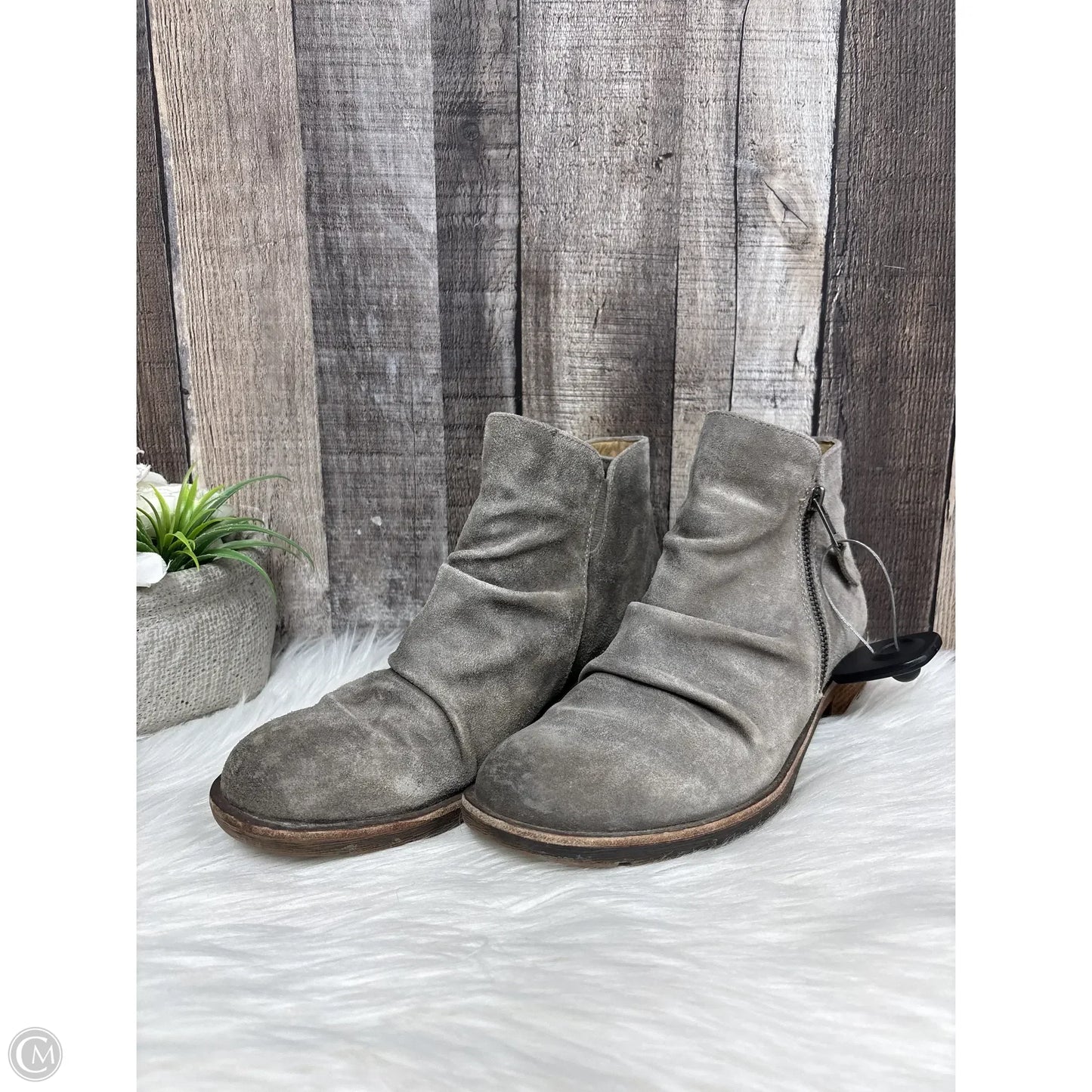 Boots Ankle Flats By Sofft In Taupe, Size: 8