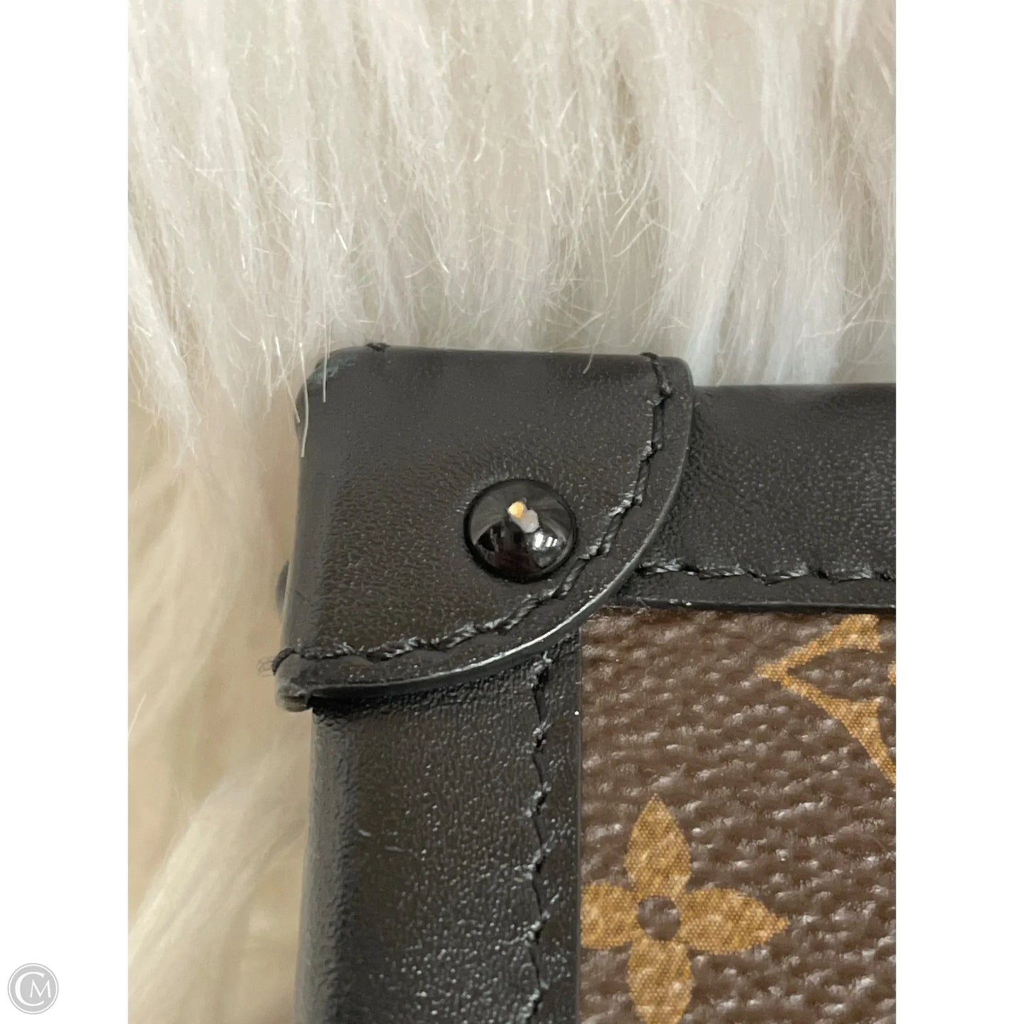 Crossbody Luxury Designer By Louis Vuitton, Size: Small