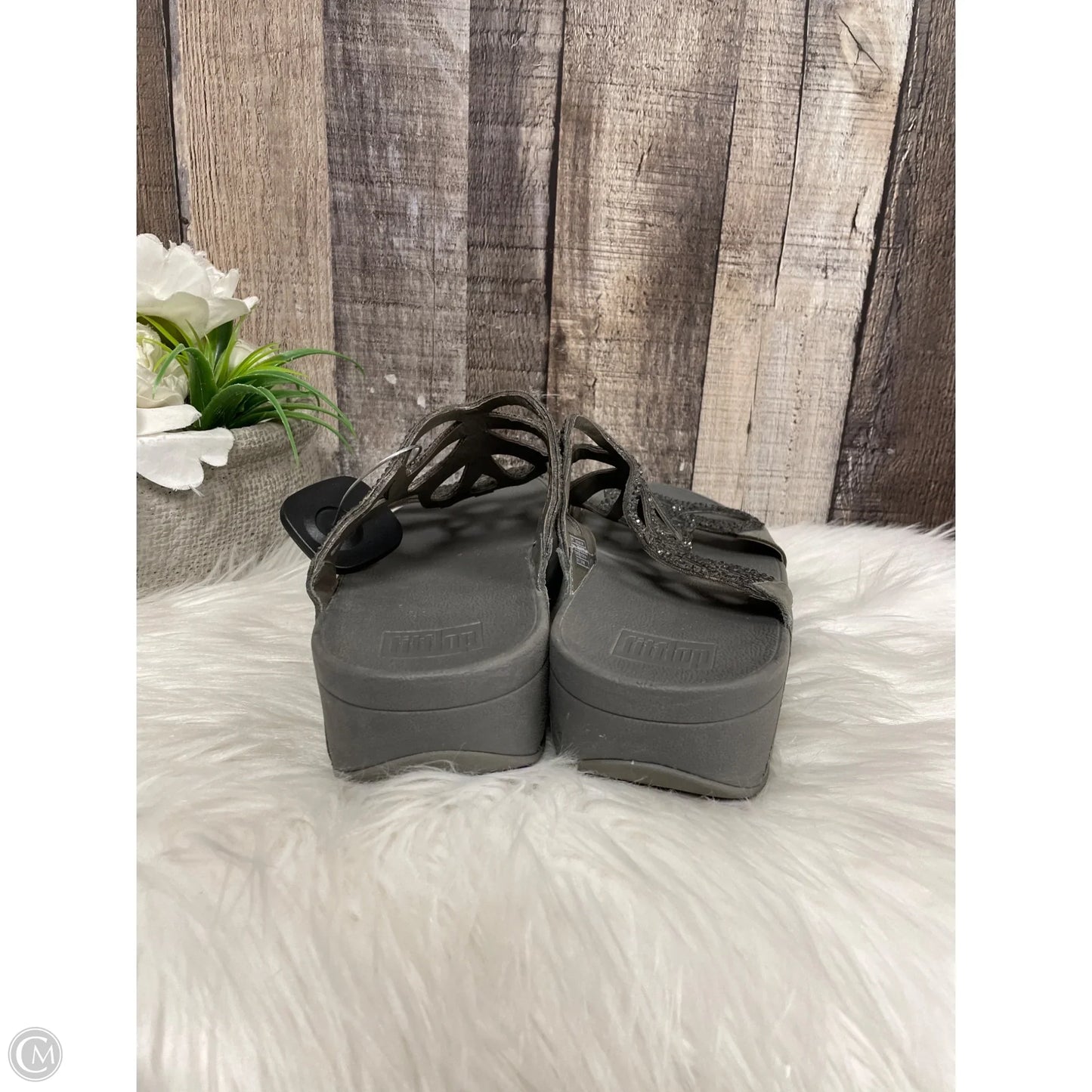 Sandals Heels Wedge By Fitflop In Grey, Size: 9