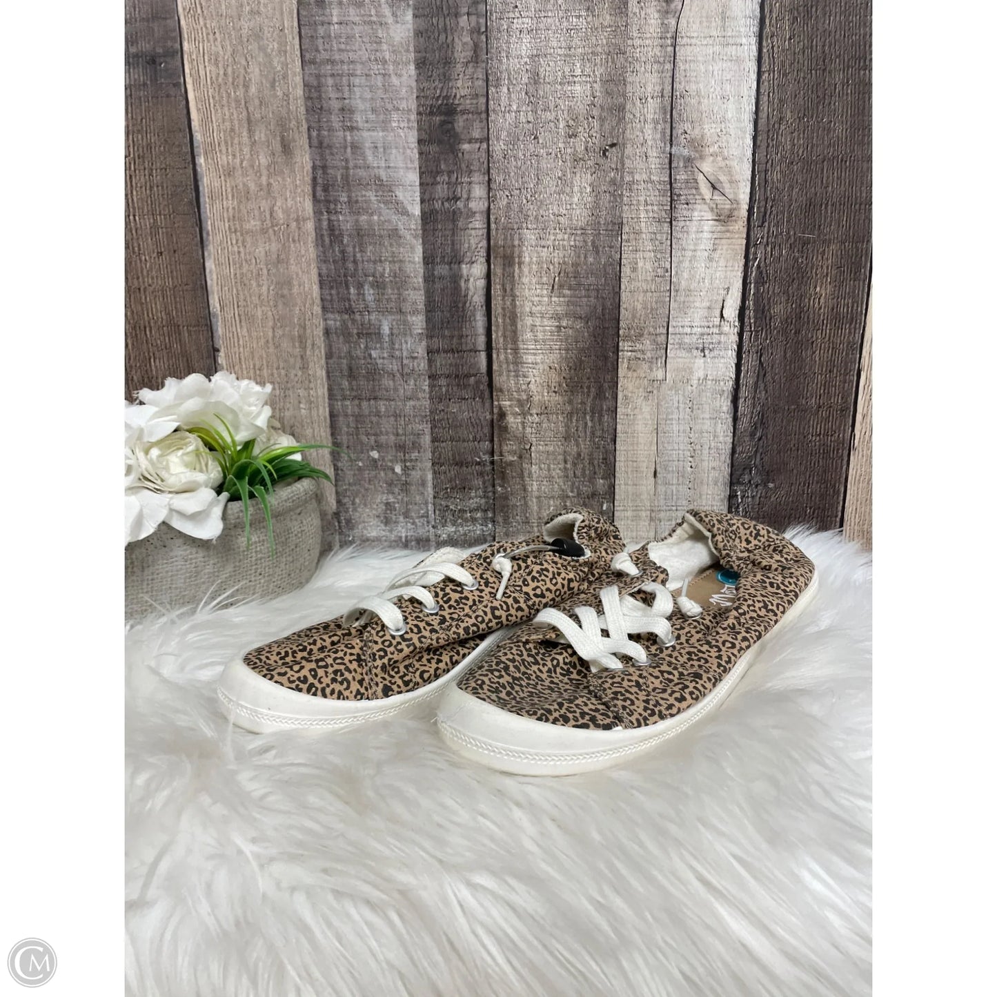 Shoes Sneakers By Mad Love In Animal Print, Size: 11