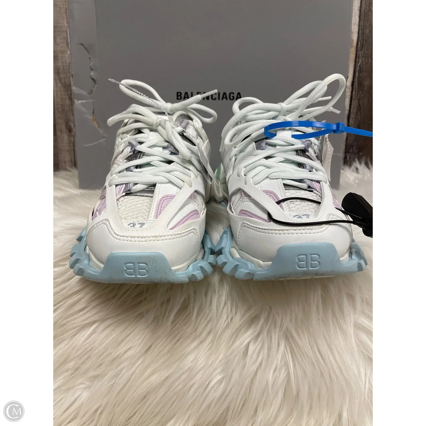 Shoes Luxury Designer By Balenciaga In White, Size: 7