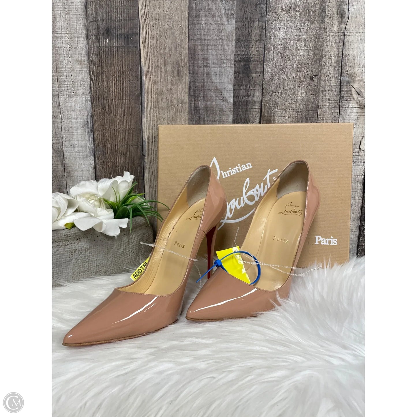 Shoes Luxury Designer By Christian Louboutin In Tan, Size: 9.5