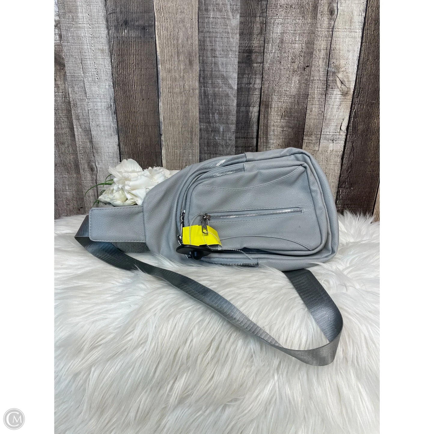 Crossbody By Cmf, Size: Medium