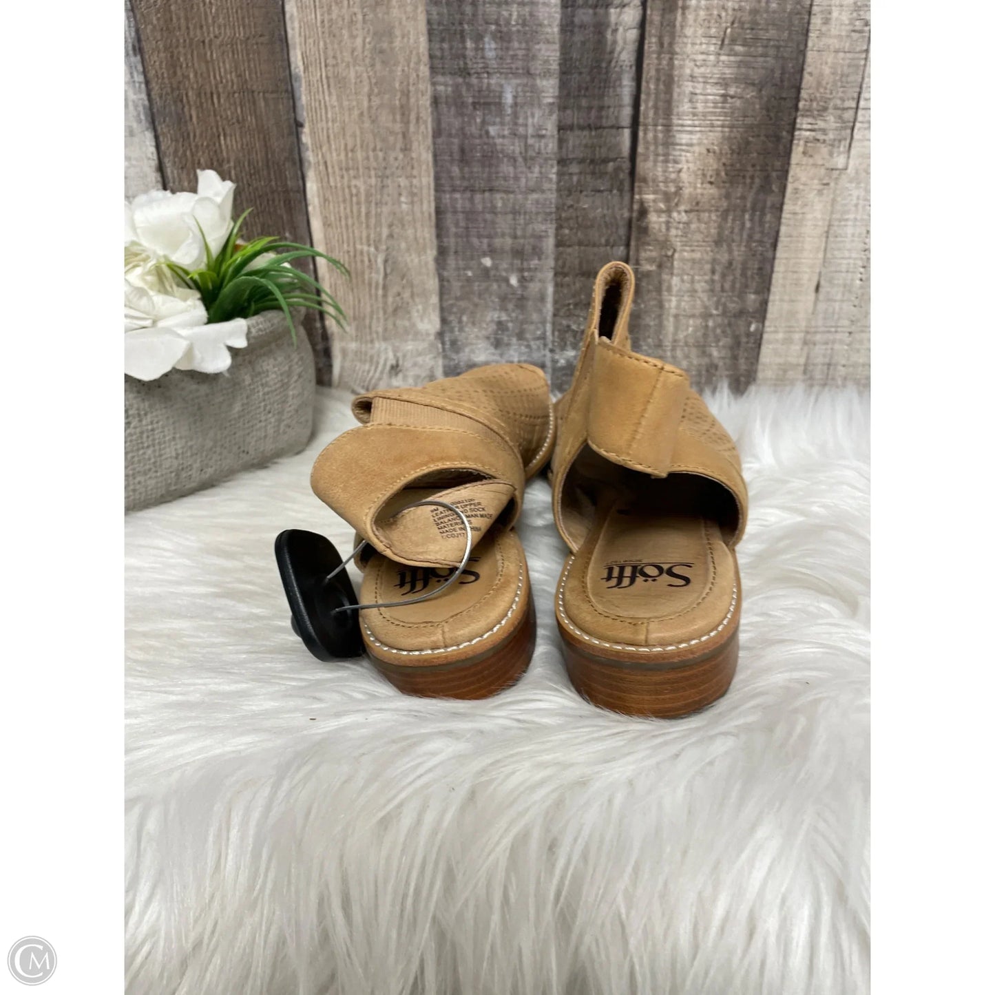 Sandals Flats By Sofft In Brown, Size: 9