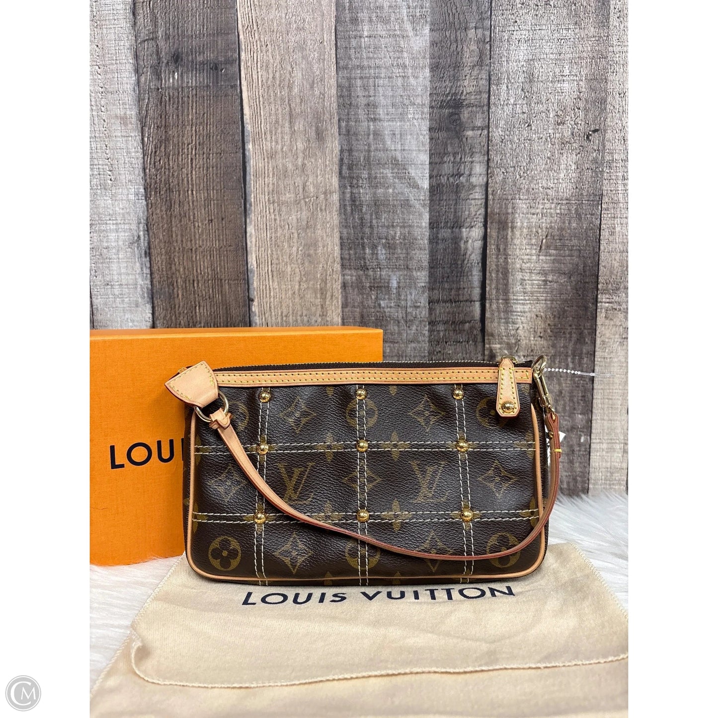 Handbag Luxury Designer By Louis Vuitton, Size: Small