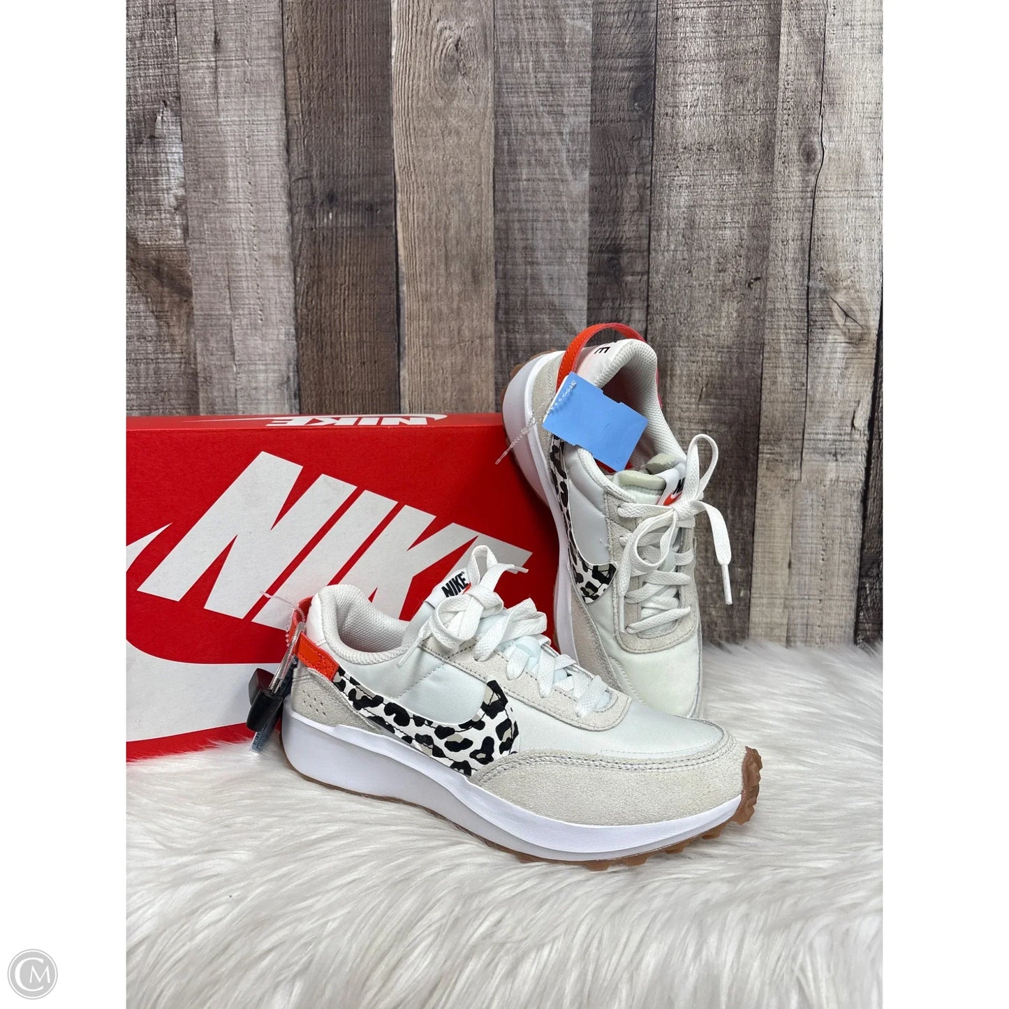 Shoes Athletic By Nike In White, Size: 7