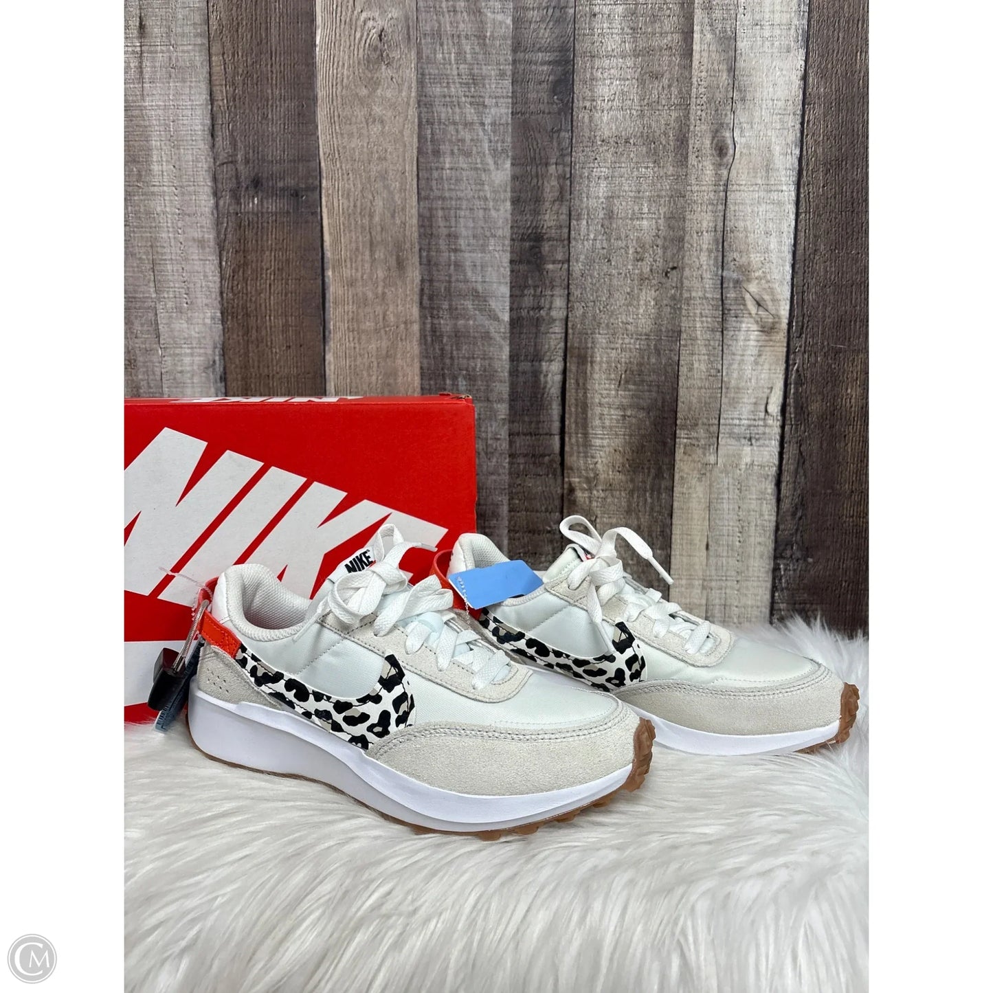 Shoes Athletic By Nike In White, Size: 7