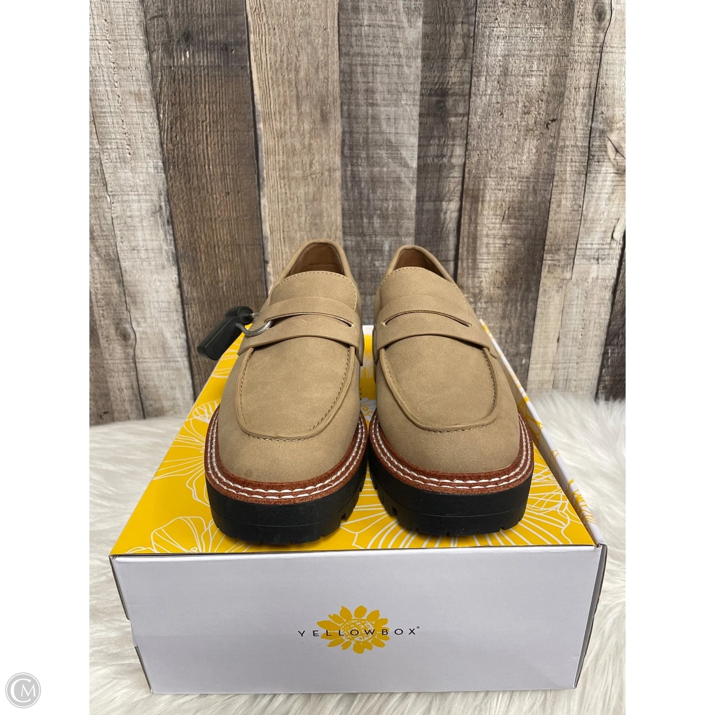 Shoes Flats By Yellow Box In Tan, Size: 6