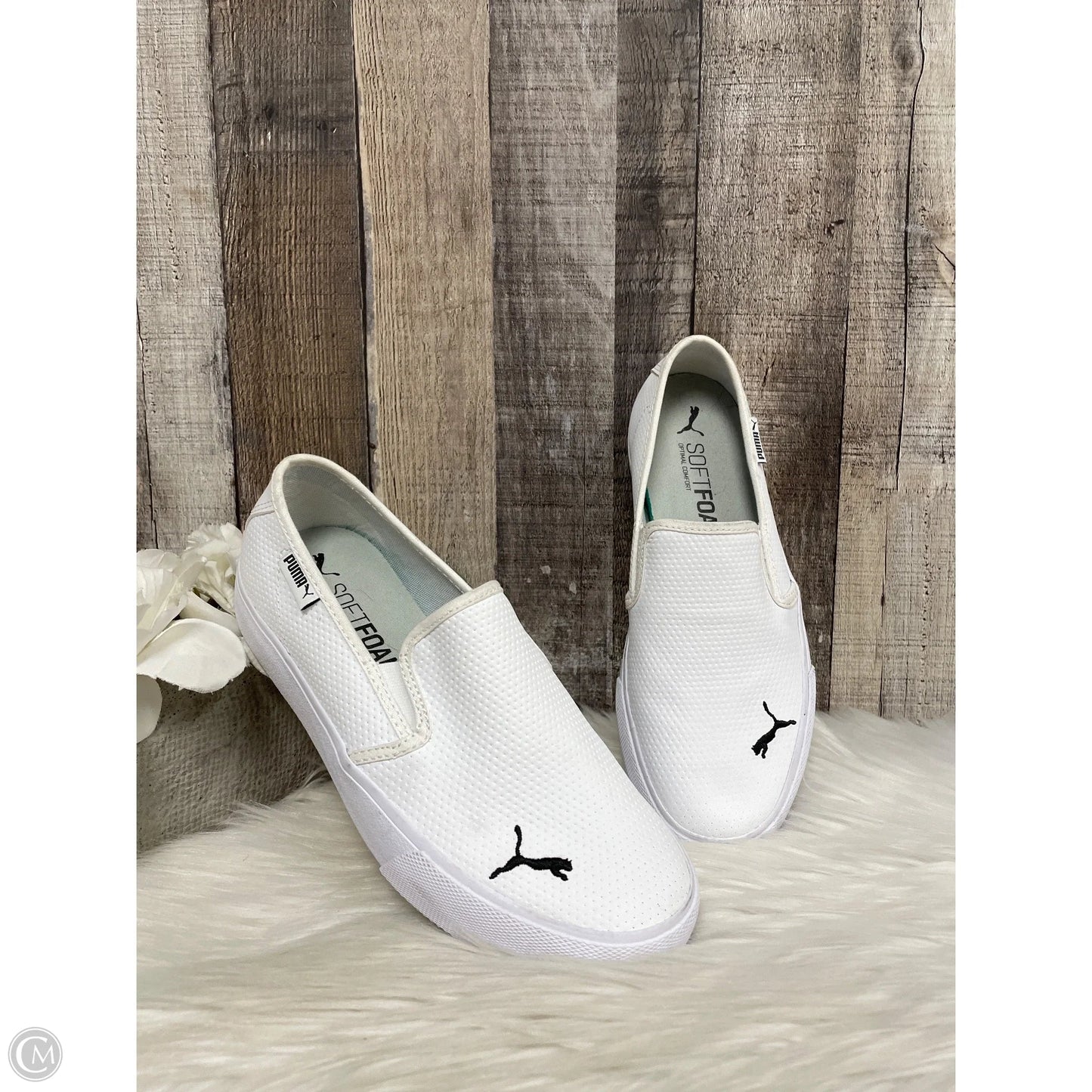 Shoes Sneakers By Puma In White, Size: 7.5