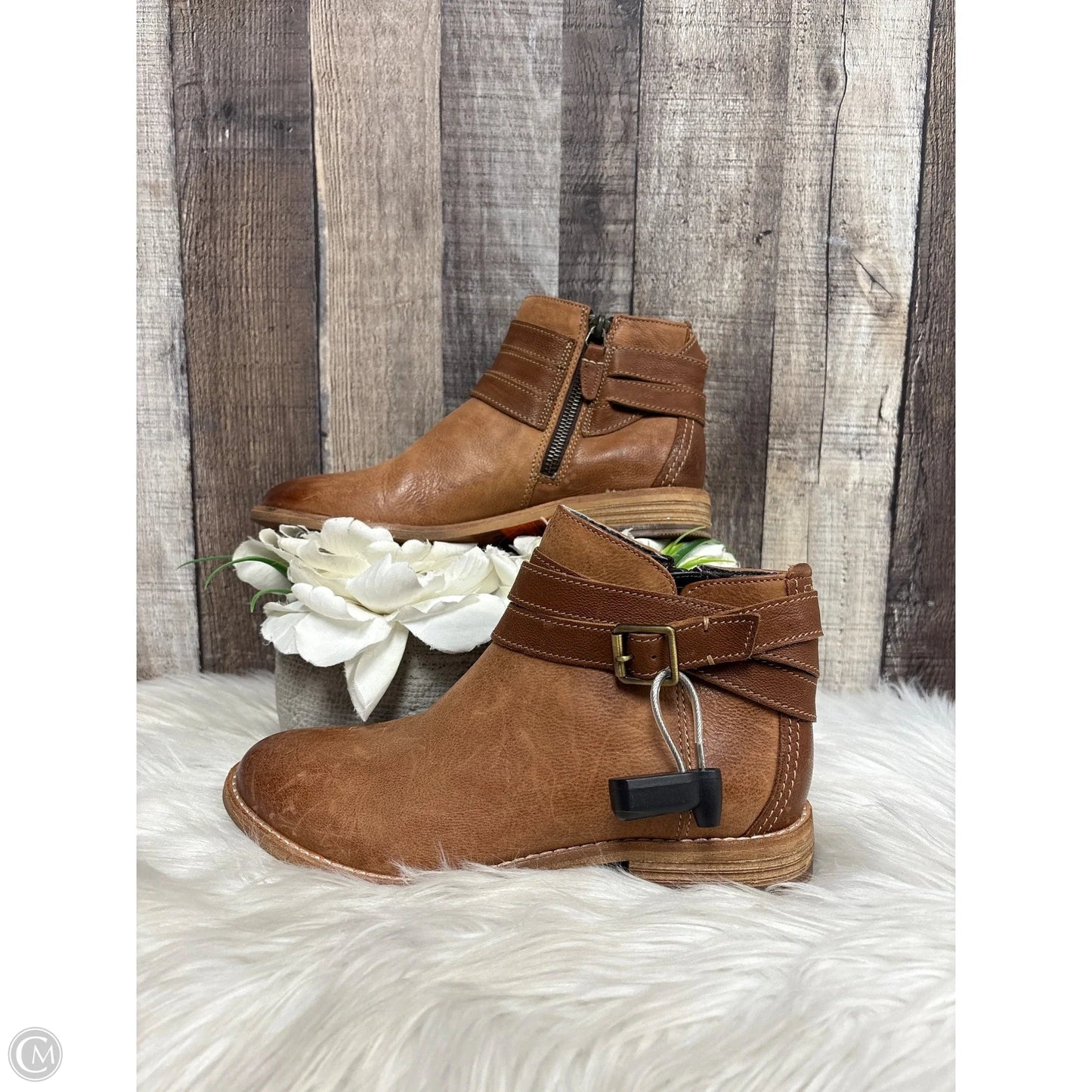 Boots Ankle Flats By Clarks In Brown, Size: 7.5