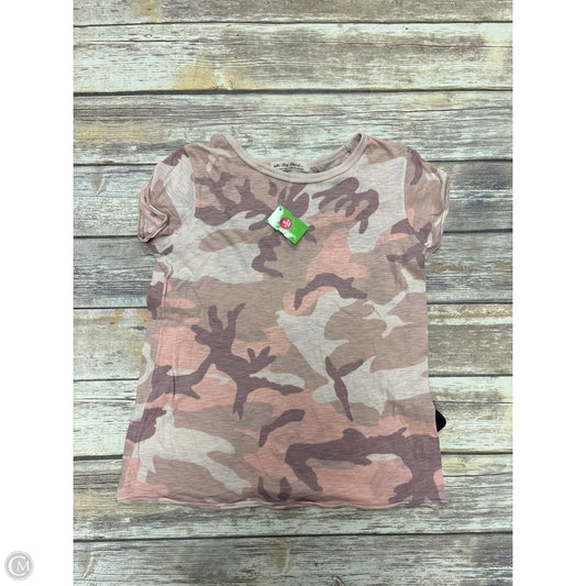 Top Short Sleeve By We The Free In Camouflage Print, Size: S