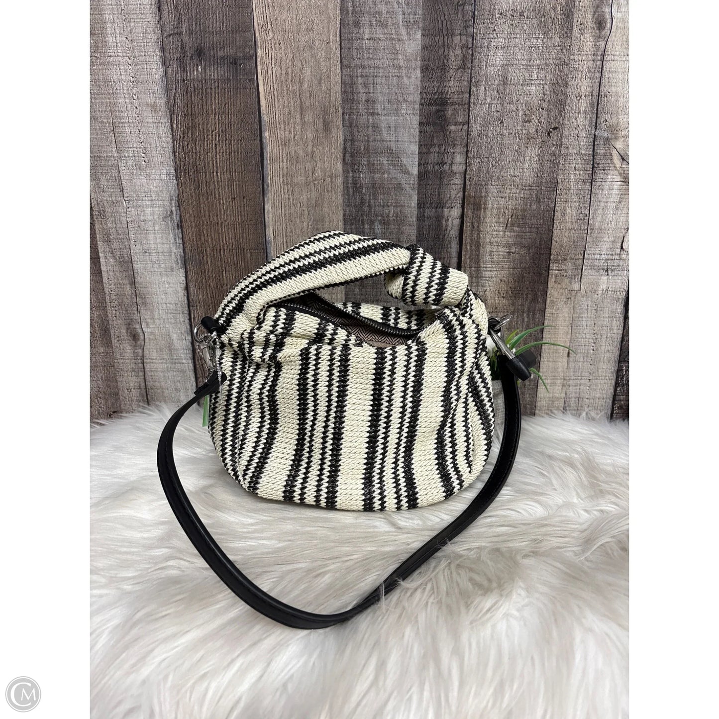 Handbag By Urban Expressions, Size: Medium