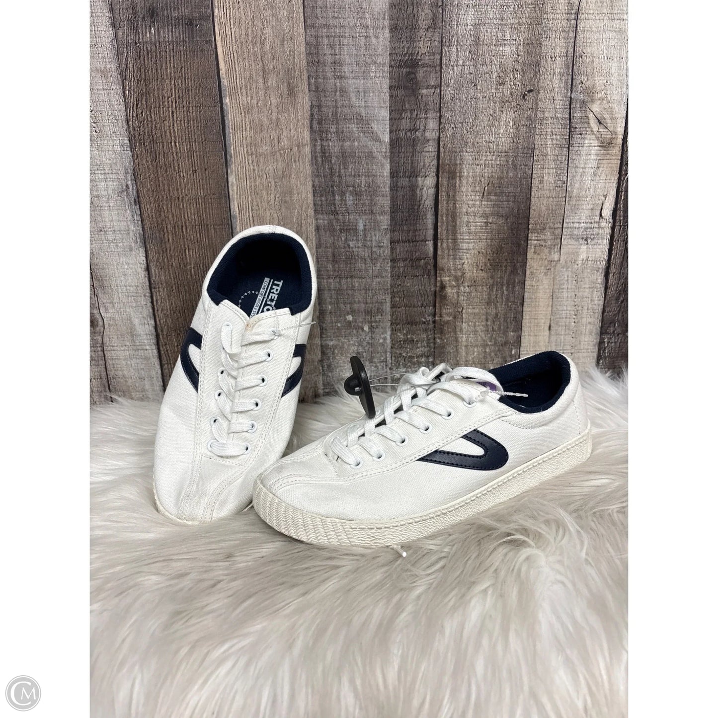 Shoes Sneakers By Tretorn In White, Size: 8.5