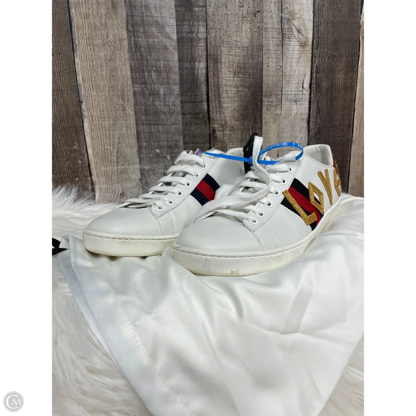 Shoes Luxury Designer By Gucci In White, Size: 9.5